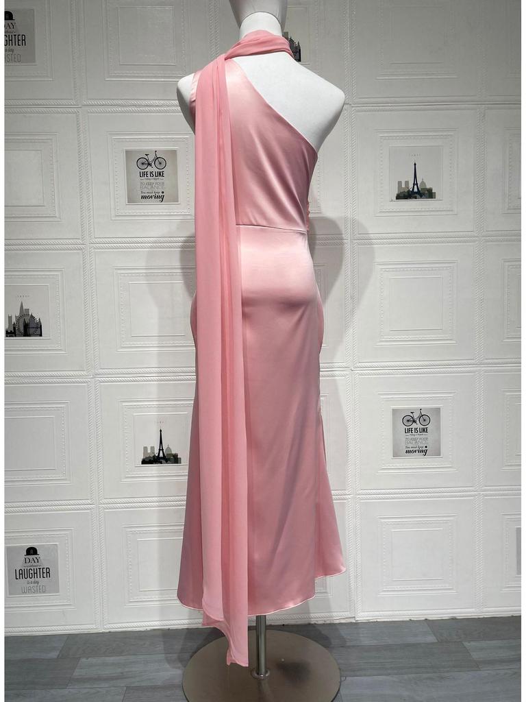 2026 Euro-Amerikanischer Stil Sexy Neckholder Satin Bodycon Kleid mit Rüschen