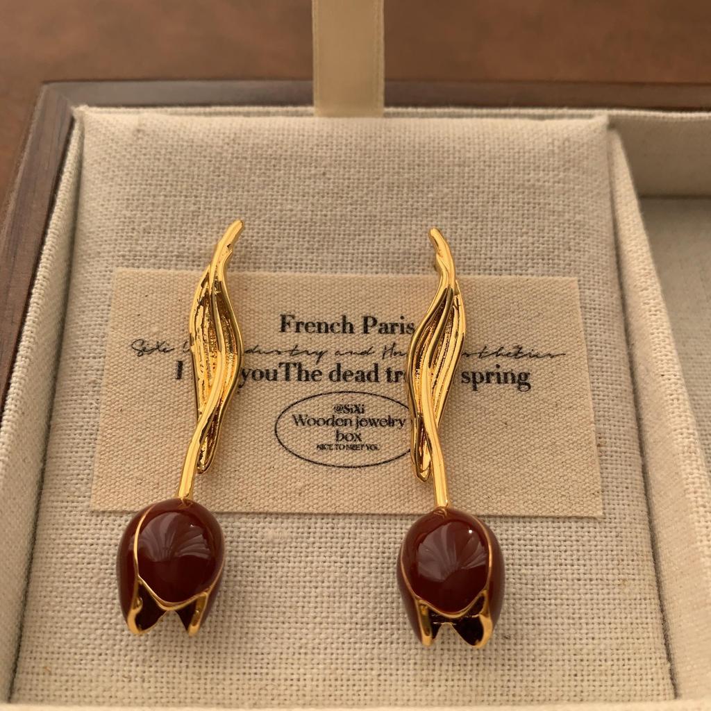 Simple Burgundy Enamel Stud Earrings Cute High Sense Versatile Sweet Romantic Niche Earrings Autumn And Winter