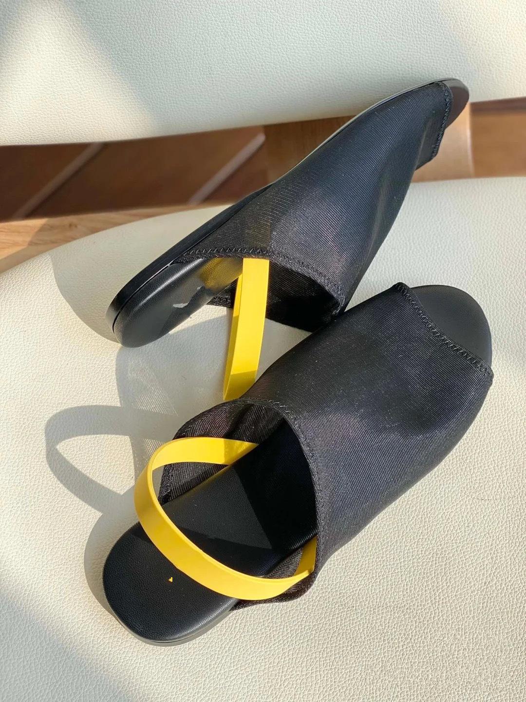 

Сетчатые дышащие мягкие тапочки с открытым носком, женские, лето 2025, новые тапочки с ремешком сзади 35 чёрный