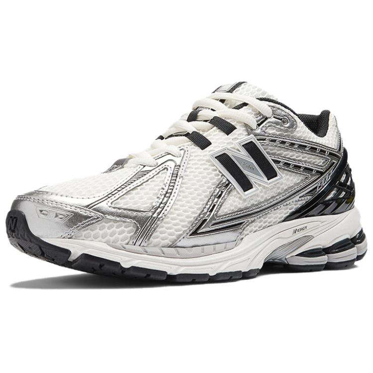 ゆうき　ダブルのみ 11721 fiyatlarından başlayan New Balance 1906R Gümüş Metalik Siyah