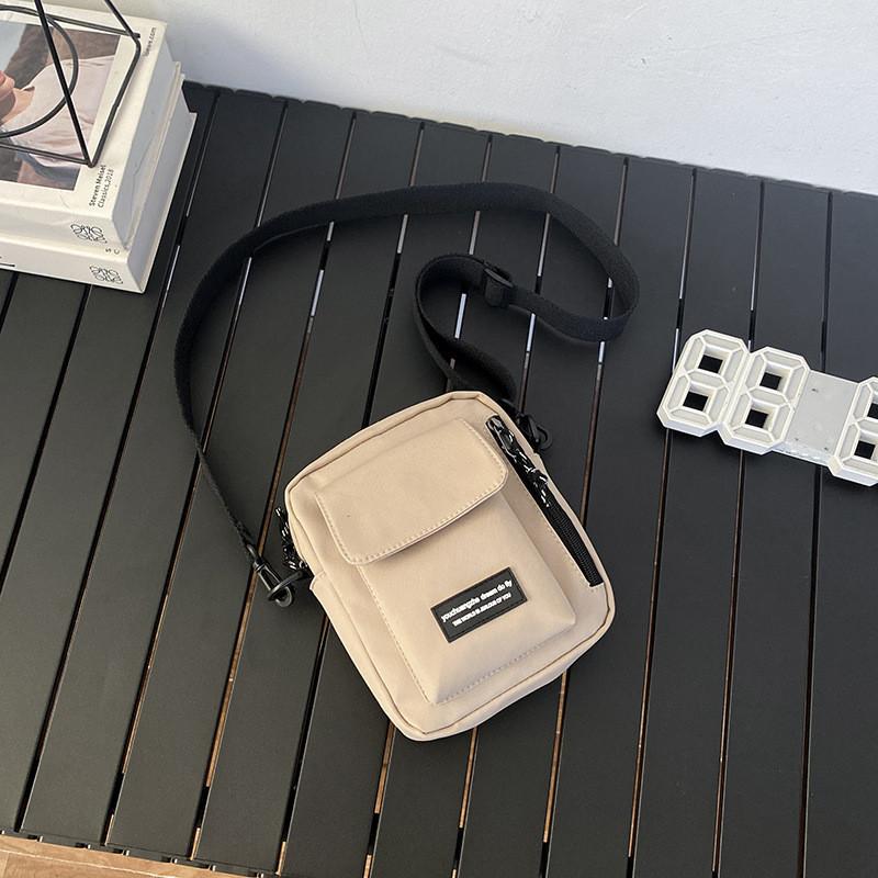 

Trendy Nylon Casual Shoulder Bag For Men And Women Stylish Retro Crossbody Tote