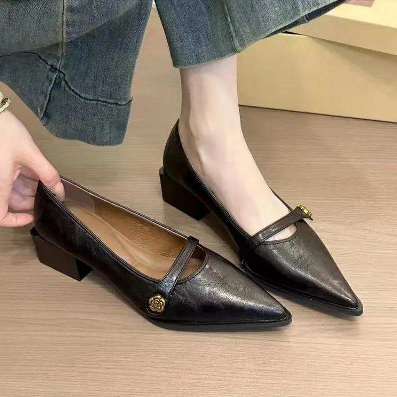 Fashion 2025 New Camellia French Vintage Pointy Toe Shallow Mouth Single Shoes Women Small Leather Shoes