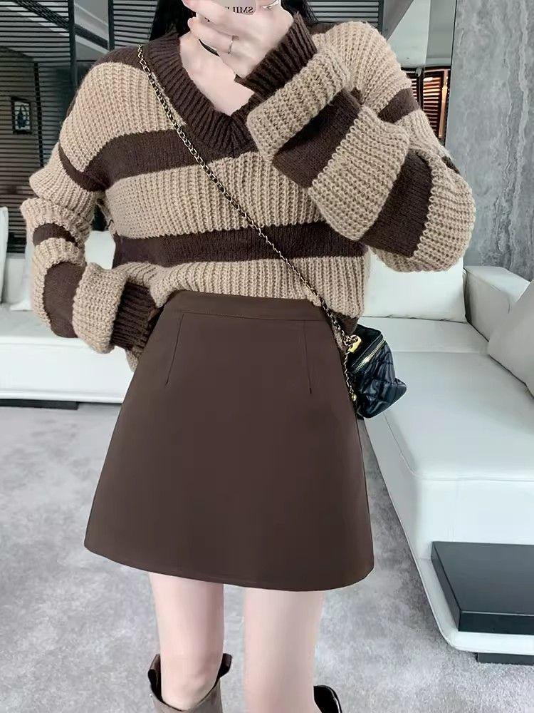 2025 Autumn/Winter Woolen High-Waisted A-Line Mini Skirt - Korean Style, Slimming, Versatile, College Chic, Anti-Exposure.