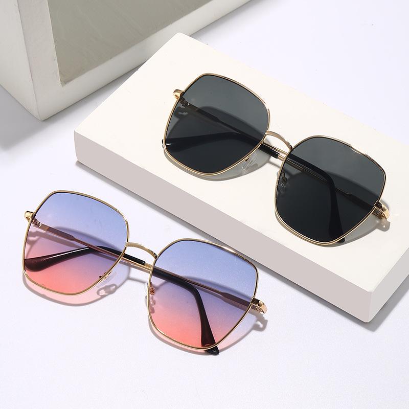Men's Photochromic Polarized Sunglasses - UV Protection for Day & Night Driving