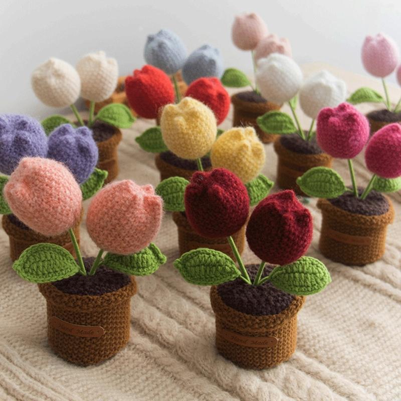 Cute Crochet Rose Flower Arrangement Small Knitting Potted Plant Ornament Home Office Desktop Decors For Wedding Gift