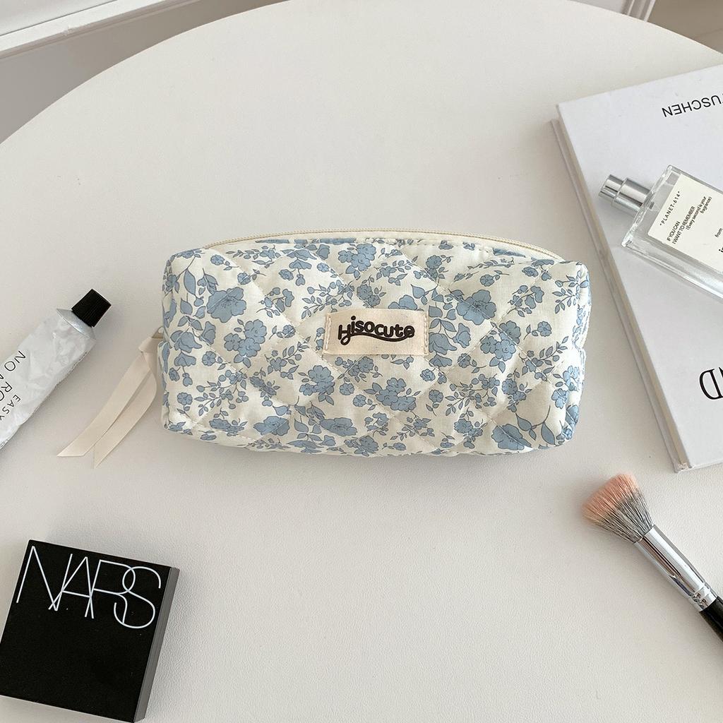 New Arrival Custom Cute Cotton Quilted Makeup Bag Portable Women Small Zipper Floral Cosmetic Bag for Make up Organizer