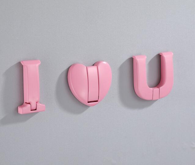 

Антикварные крючки для халатов, черный крючок для полотенец, крючок для одежды, пальто, шляпы, сумки, алюминиевый креативный держатель для полотенец I LOVE U