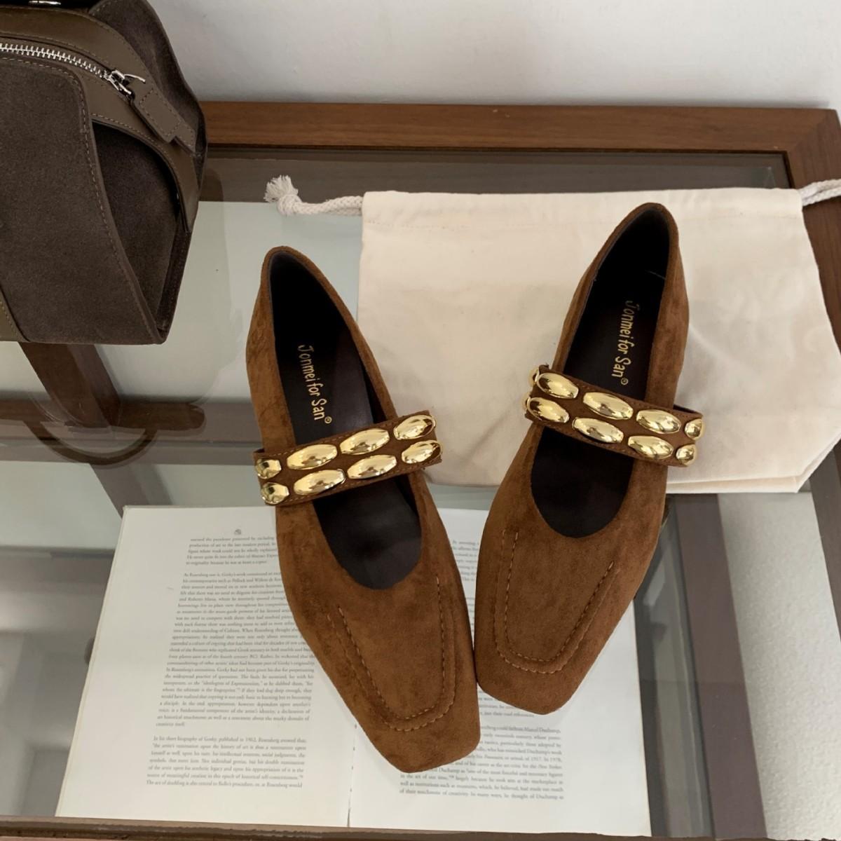 

2025 autumn and winter new square head suede thick low heel light mouth versatile metal buckle decorative soft sole women s single shoes 39 хаки