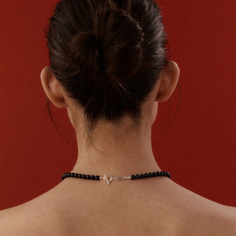 BORNETE 24SS Red Candle flame in onyx necklace