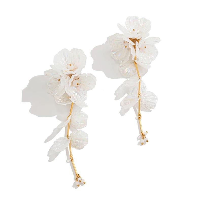 Elegant White Petal Flower Drop Earrings For Women Kpop Hanging Piercing Earring Aesthetic Wed Bridal Jewelry Accessories