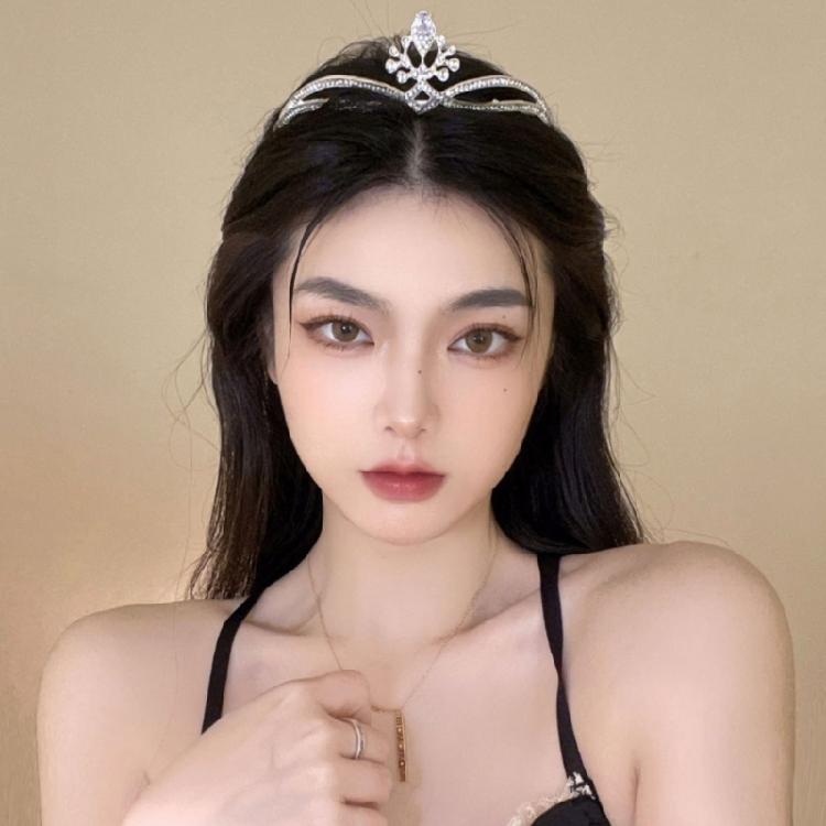 Unique Princesses Crown Alloy and Rhinestones Comfortable Headwear Great for Adults and Kids Who Love Fashion Headpiece