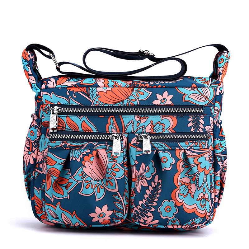 

2025 Новая нейлоновая наплечная сумка с принтом, многокарманная, большой вместимости, легкая, водонепроницаемая сумка кроссбоди и многослойная сумка для мамы среднего возраста