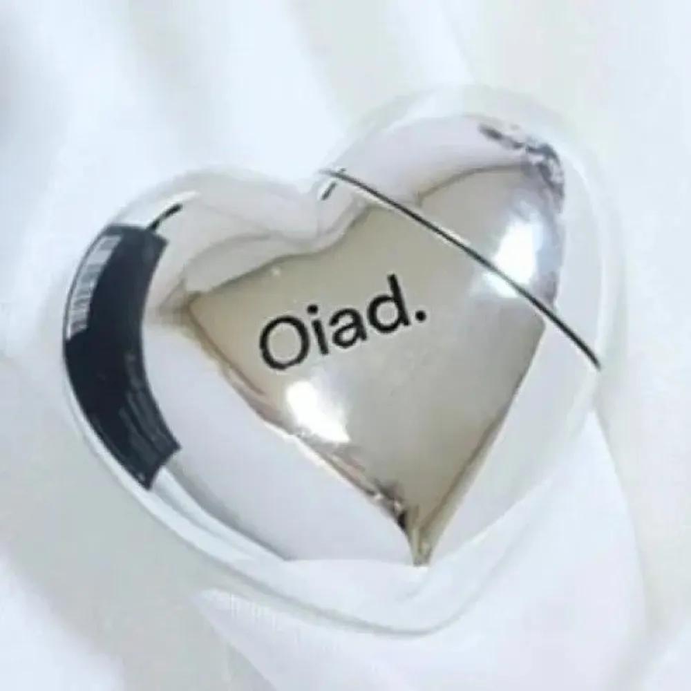 Oiad Серебряный кошелек Мусс-крем для губ и щек 7,5 г 01. Persimmonberry