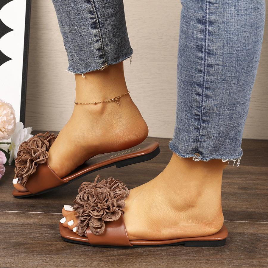 Ladies' Fashionable Casual Flat Sandals, Versatile Outdoor Wear, Flat Slippers for Wearing Outside