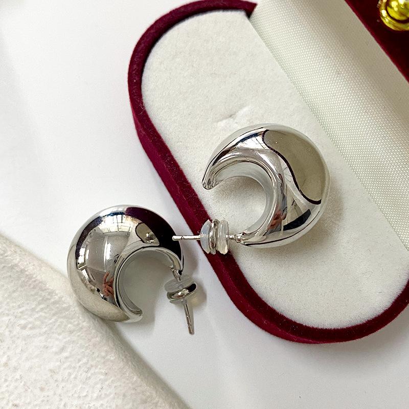 

Серьги-пусеты в виде полумесяца: Минималистичный стиль высокого класса, европейская и американская мода, трендовый и уникальный дизайн