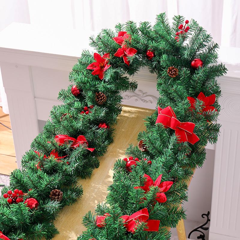 Bożonarodzeniowa Dekoracja Transgraniczna: Wiszący Ornament Śnieżny i Wiklinowy Ornament do Aranżacji Sceny w Centrum Handlowym