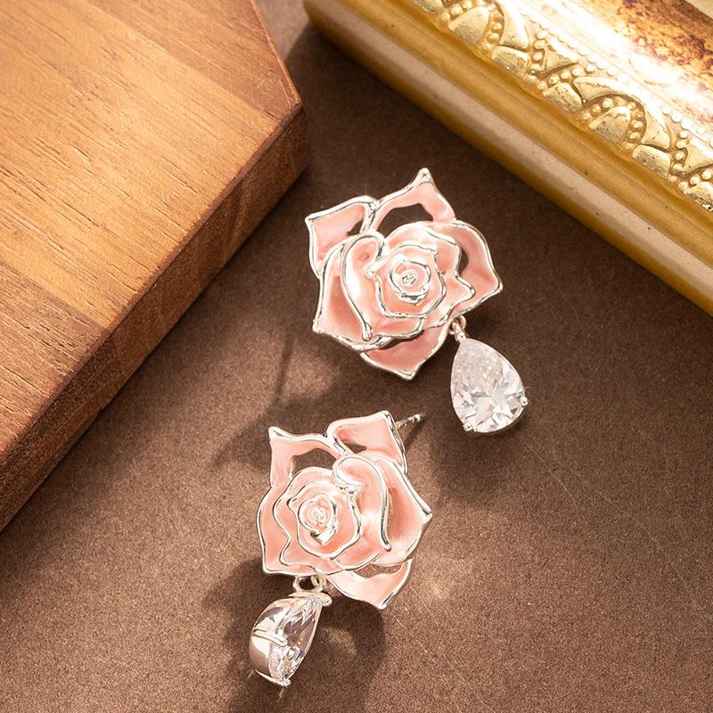 French gentle small fresh dripping oil three-dimensional rose flower earrings women's light luxury high-end sweet temperament earrings