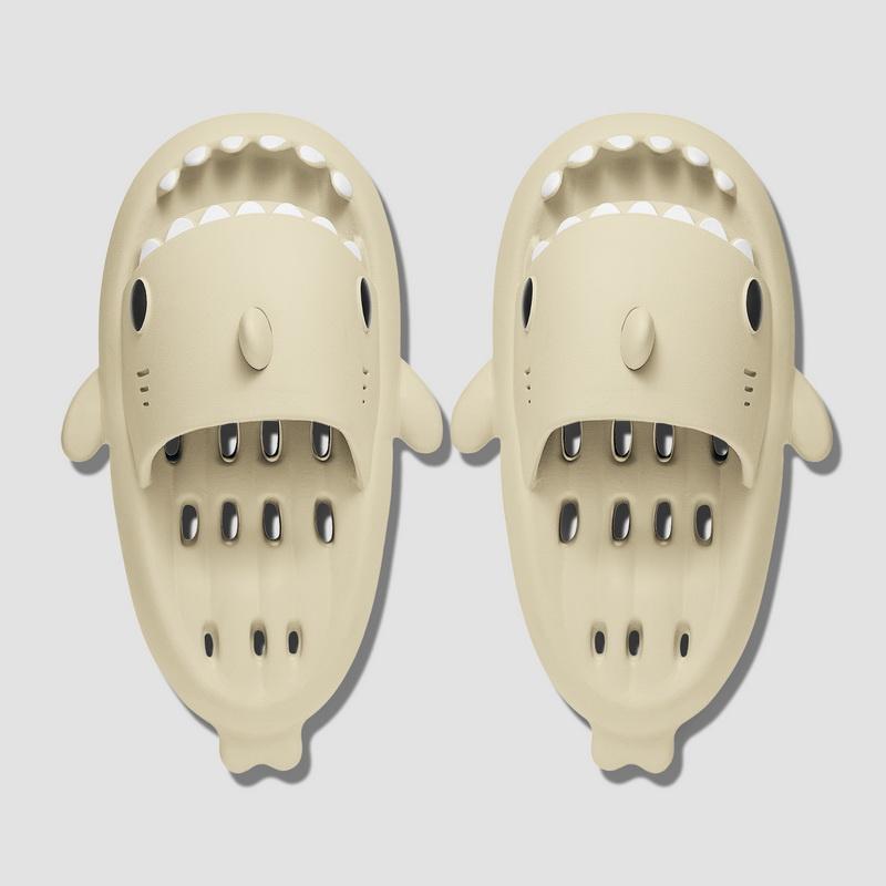 Divat Comwarm üreges cápacsúszdák nőknek Férfiak aranyos rajzfilm otthoni papucsok fürdőpapucsok kültéri szerelmesek strandon vastag alsó papucsok