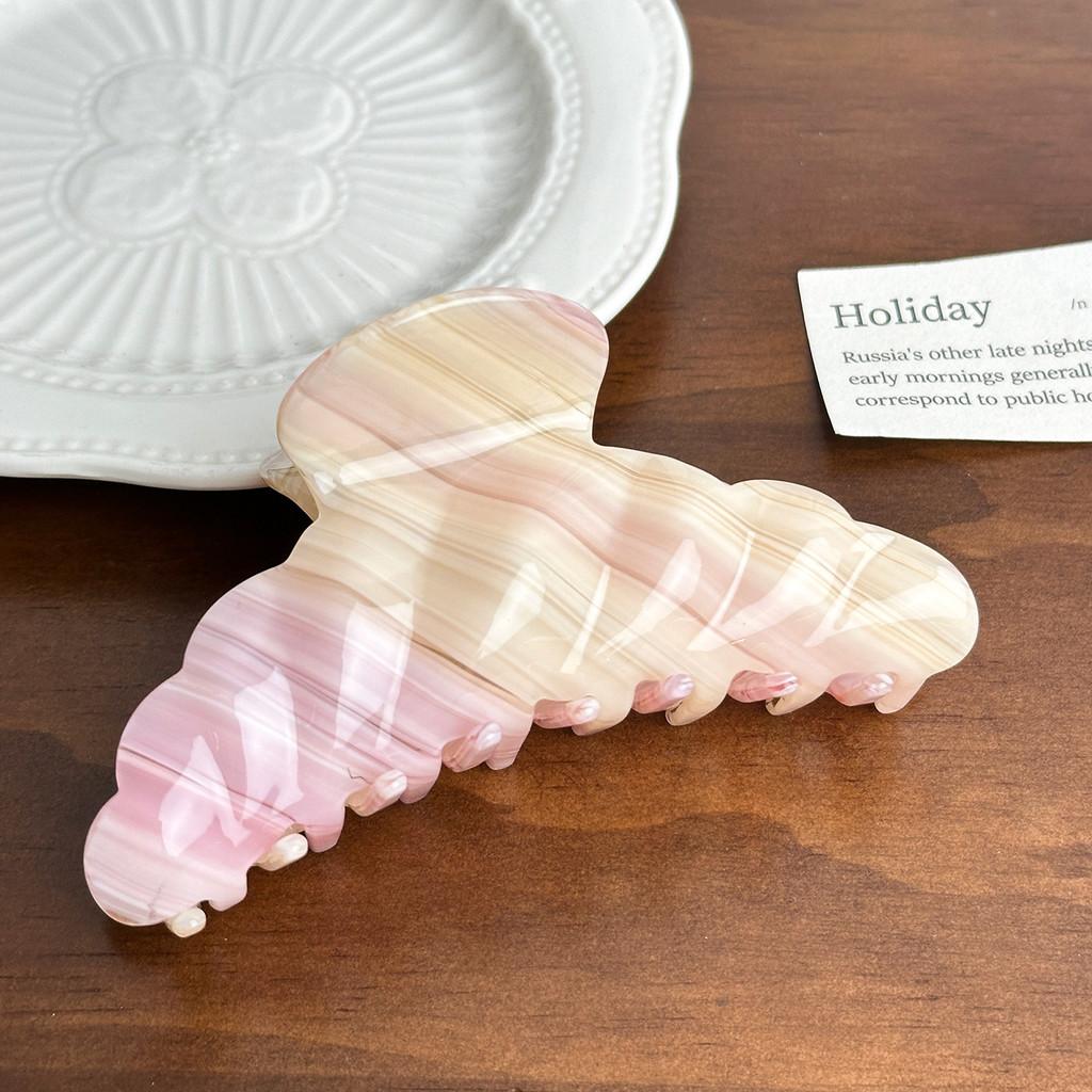 Premium Acetate Hair Claw Clip In Chic Striped Designs Perfect For Fashionable Women