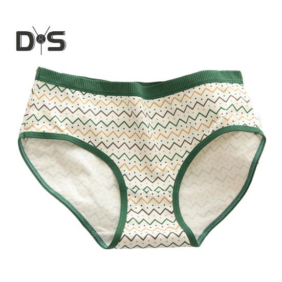 

Трусики для девочек-подростков в японском стиле с милым рисунком медведя, зеленые хлопковые трусы с промежностью, средняя посадка, студенческие трусы с рисунком M разноцветный