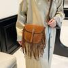 High-end and Versatile Crossbody Bag, Fashionable and Retro Fringed Saddle Bag, Simple Single-shoulder Women's Bag