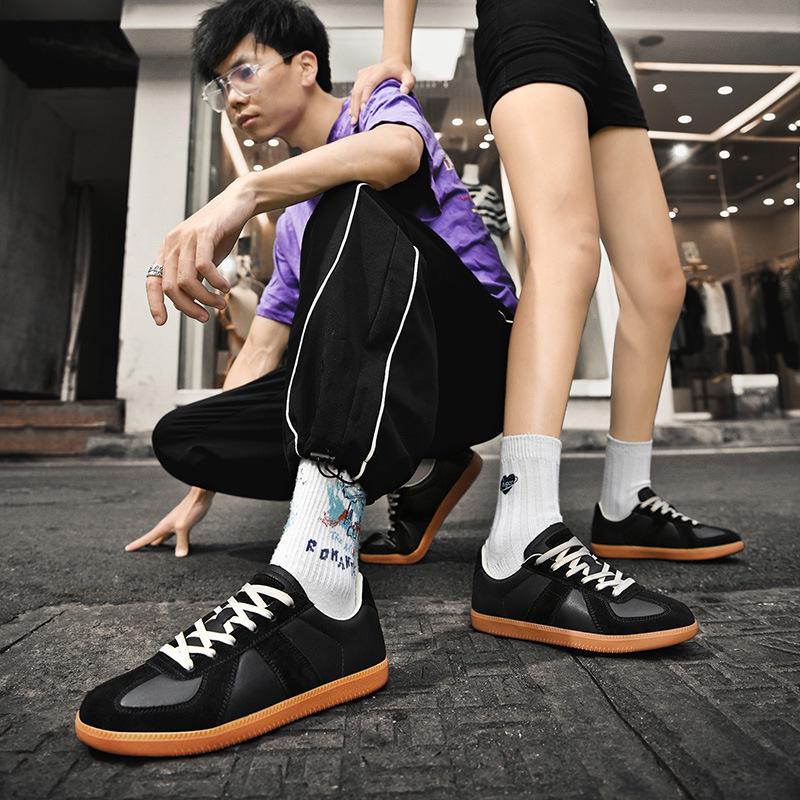 2024 Autumn Retro Casual Men's Thick Sole White Sports Shoes