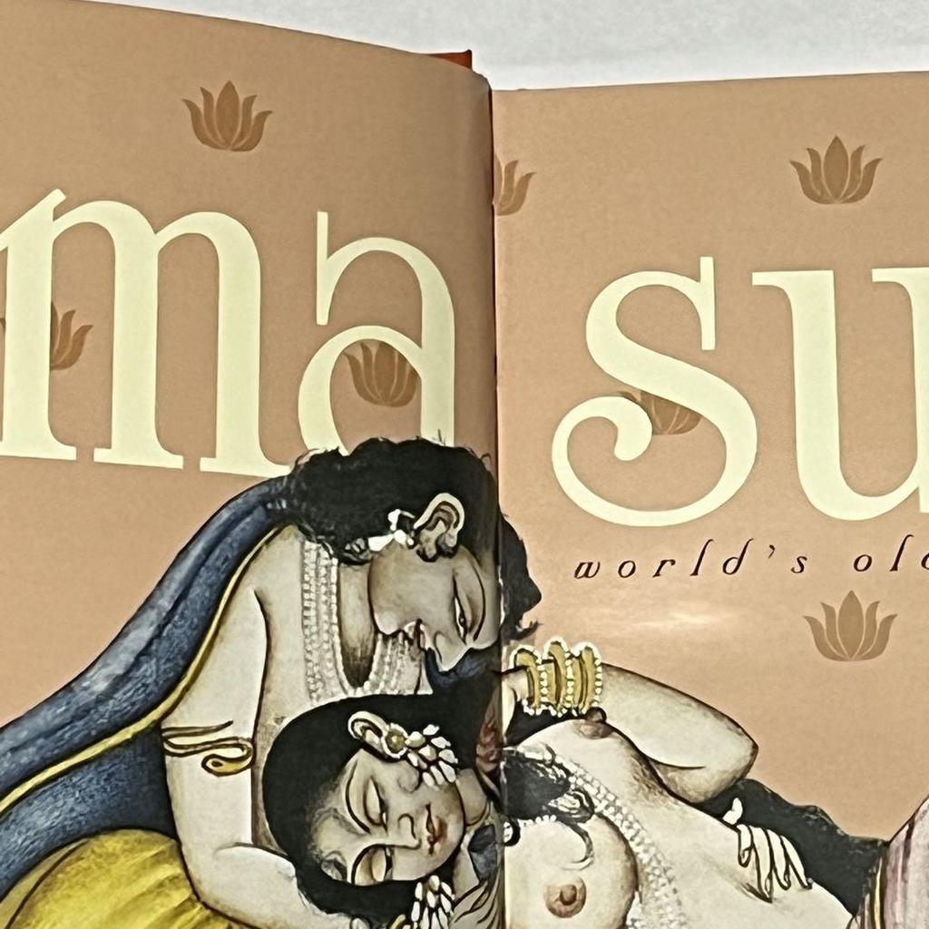 [USED] Gorgeously Bound "Kama Sutra" - the World's Oldest Erotic Book, with Beautiful Illustrations (English) 216 Pages