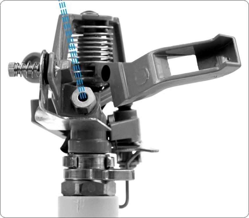 YT-8984 YATO impulse sprinkler on a tripod