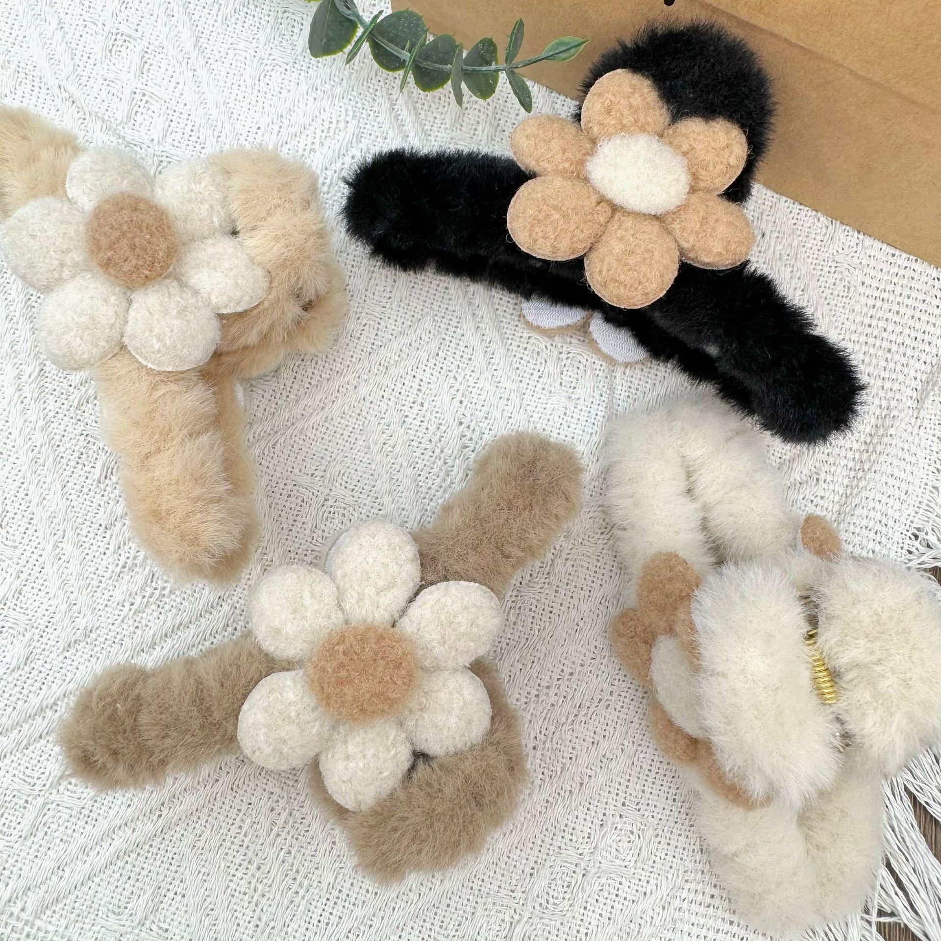 

Myelard French Plush Floral Claw Clip: Large Size Autumn/Winter Shark Clip for Women