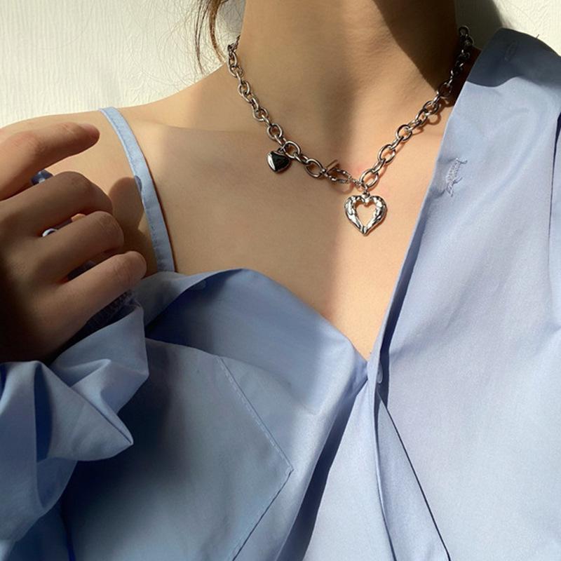 Fashion Love Heart Pendant Choker Necklace for Women Silver Color Clavicle Chain Female Party Jewelry On The Neck
