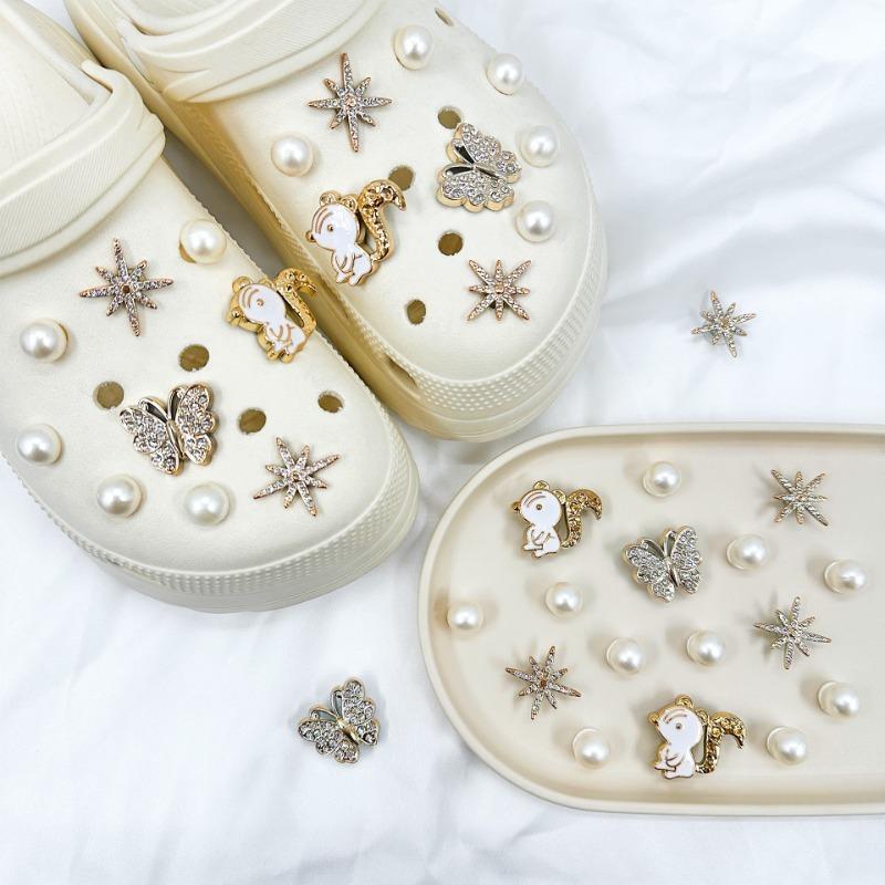 18PCS Fashion Shoe Charms Set Accessories Hole Shoe Buckle Cute Animals Butterfly Pearl DIY 3D Shoes Decorations