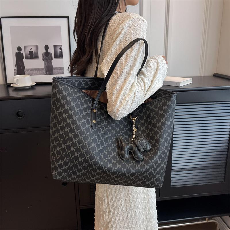 Premium sense large-capacity bag women's new niche versatile commuter bag fashionable shoulder tote bag