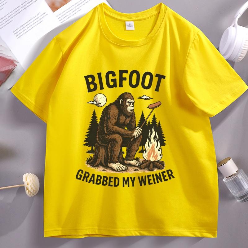 Bigfoot Grabbed My Weiner T Shirt Campfire Sasquatch Tshirt Bigfoot Camping Tshirt Breathable Casual Round Neck Male Tees