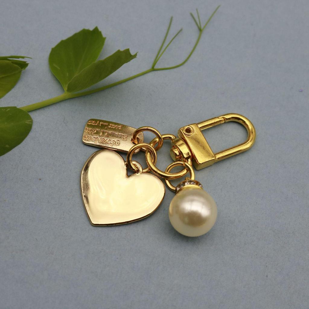 Metal Shell Keychain – Cute Bag Charms & Creative Small Gift Ideas