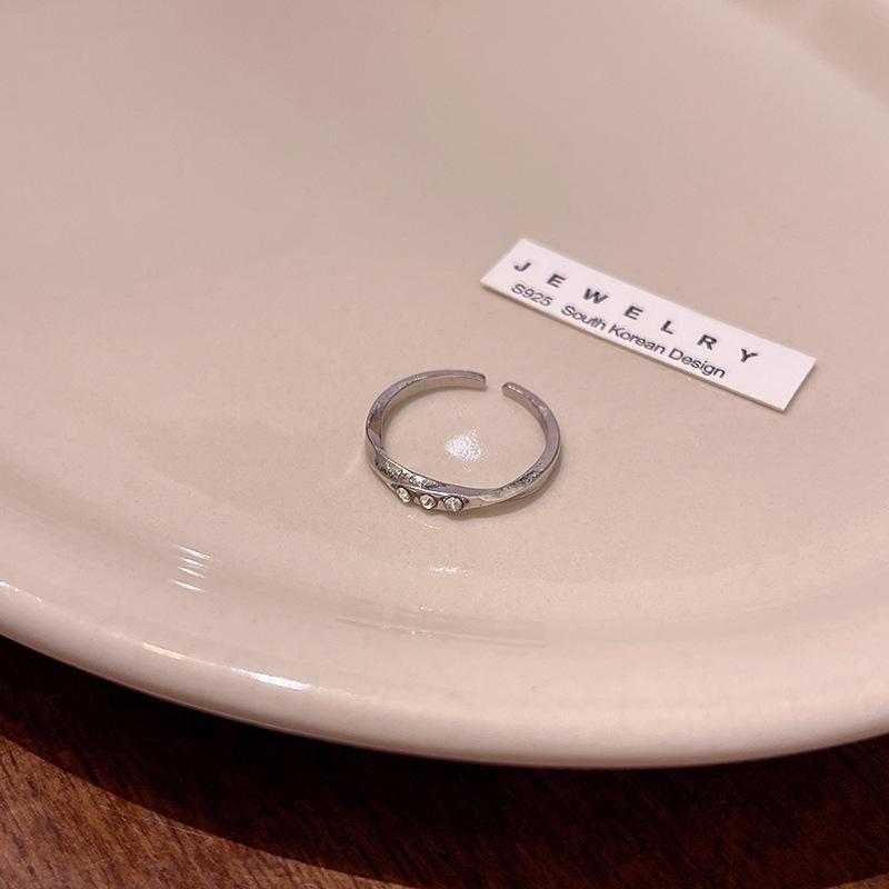 

Елегантна каблучка зі змією з мікродіамантом: Універсальний, блискучий, відкритий дизайн для жінок b срібний