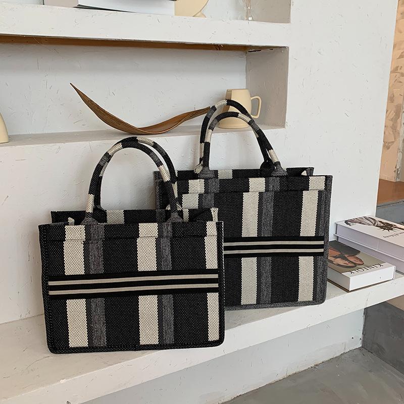 

Новая Модная Сумка-тоут большой вместимости Женская Полосатая Повседневная Сумка под мышкой Универсальная Сумка Small чёрный