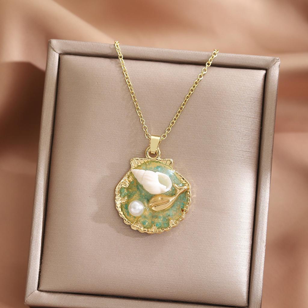 Woman Oil Painting Necklace - A Niche Collar Chain with Simple and Versatile Shell Pendant Necklace