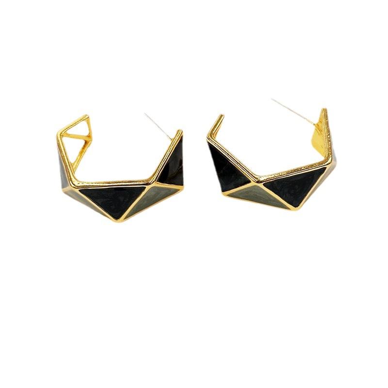 Spring And Summer Earrings Women'S High-End Stud Earrings Geometric Contrasting Color Earrings Batch
