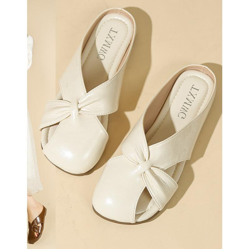 A New Style of Flat-bottomed Soft-soled Bean Shoes for Women with A Shallow Opening