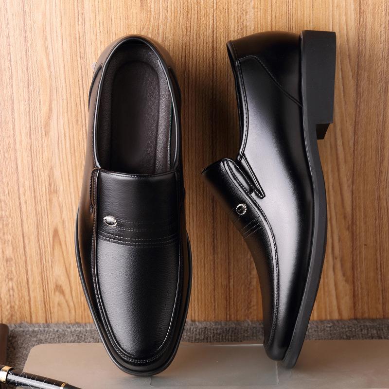 Spring and summer men's hollow leather shoes casual shoes men's middle-aged and elderly men's shoes foot cover dad shoes 2025