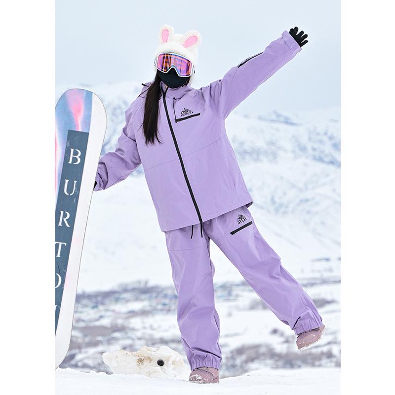 Women's Influencer Style Ski Suit: Padded Jacket with Hood