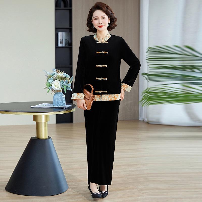 2026 Elegant Autumn Suit: Stylish Top & Two-Piece Set for Middle-Aged and Elderly Women