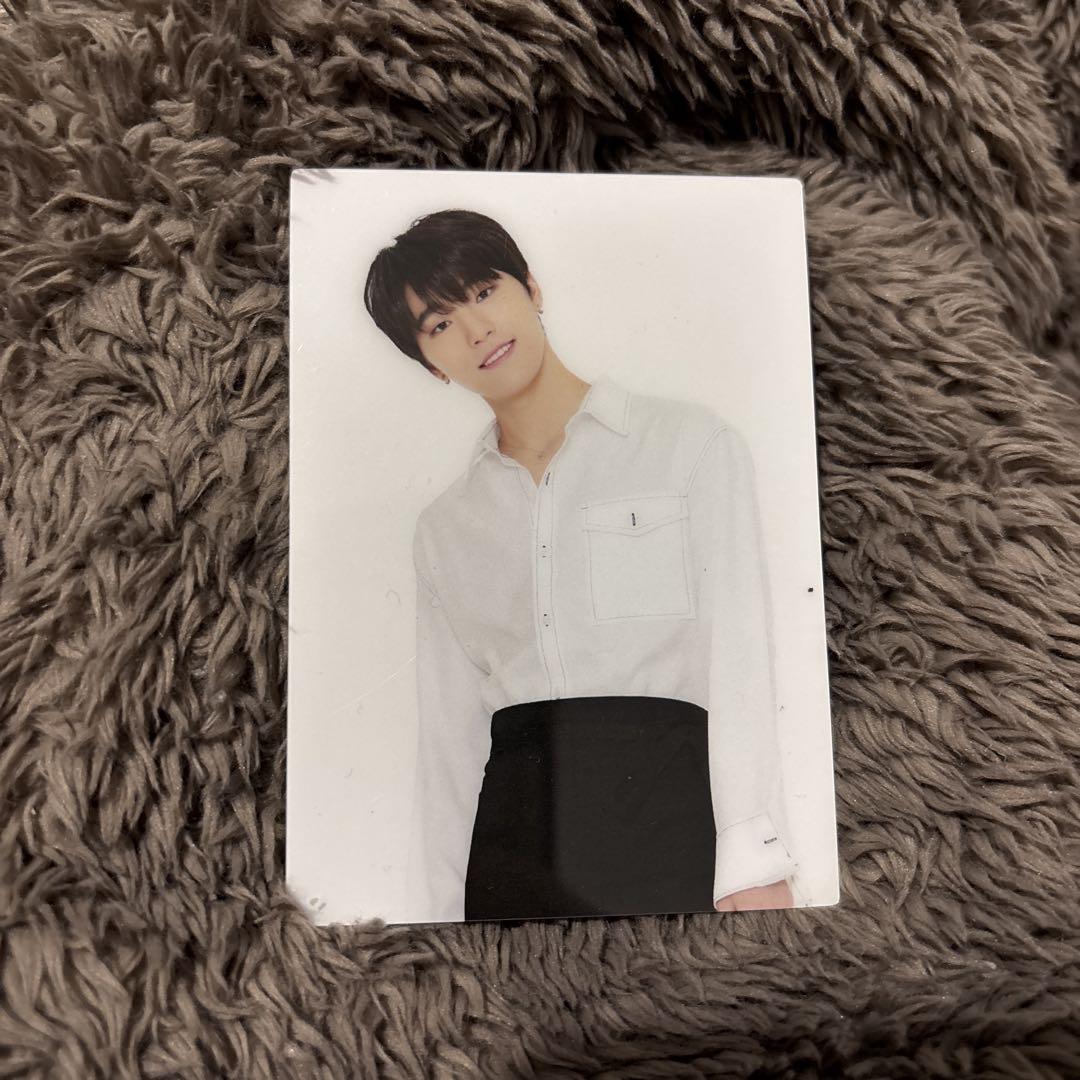 

[USED] DINO Autographed SEVENTEEN CAFE 2020 Card