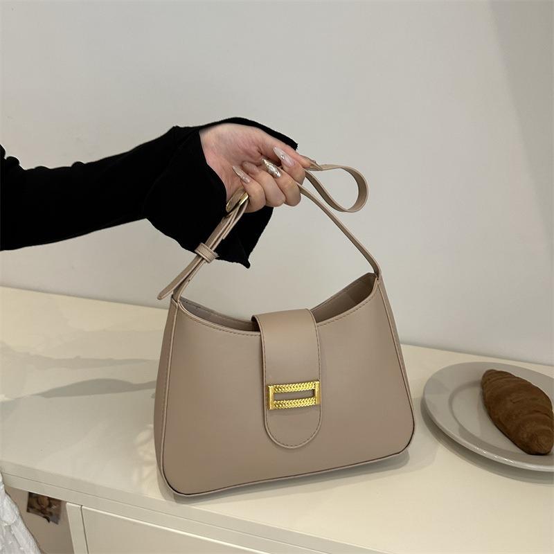 Today's popular retro niche bags, light fashion baguette bags, versatile single shoulder underarm casual bags