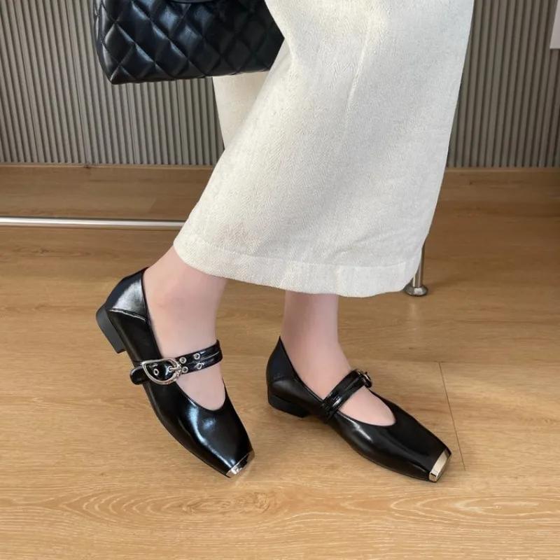 Fashion New Fashion Buckle Belt Flats Woman Luxury Metal Square Toe Leather Shoes Elegance Low Heels Ladies Party Dress Shoes