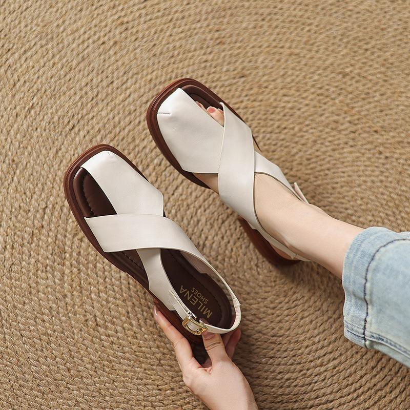 Fashion Roman Style Retro Square Head Women's Casual Flat Sandals 2025 Summer Fashion Hollow Versatile Soft Soled Comfortable Cool Shoes