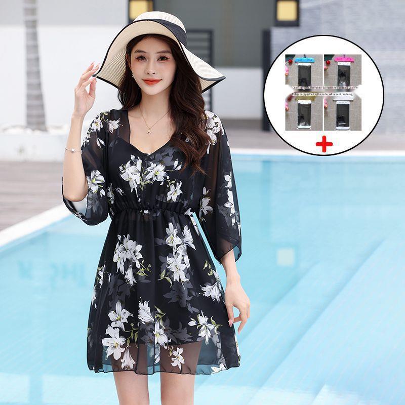 Plus-Size Three-Piece Swimsuit Set: Slimming Design with Belly Cover and Split Bikini Bottom.