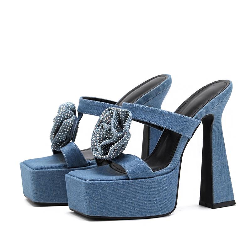 

Aneikeh 2025 Новые джинсовые женские тапочки с кристаллами и цветочным принтом, летние дизайнерские модные сандалии-гладиаторы с открытым носком на квадратном каблуке 42 синий