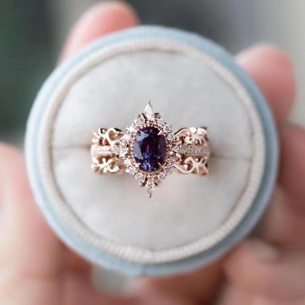 Luxury Fashion French Fashion Colored Diamond Ring Lace Zircon Versatile Catwalk Women's Jewelry New Products