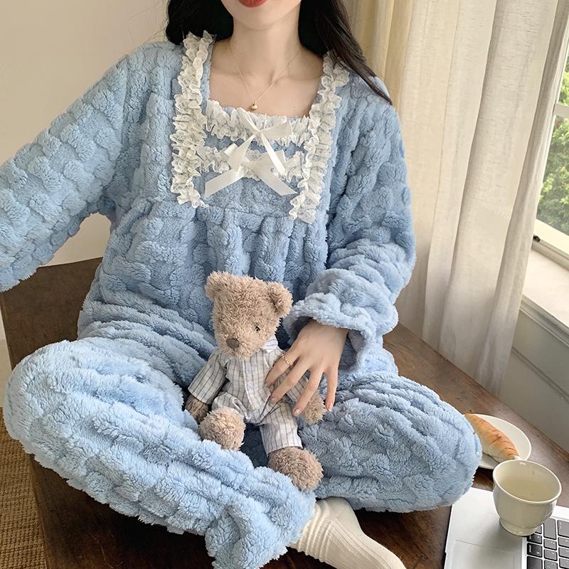 Women's Princess Style Coral Velvet Pajamas - Autumn Lace, Thick & Warm Home Suit